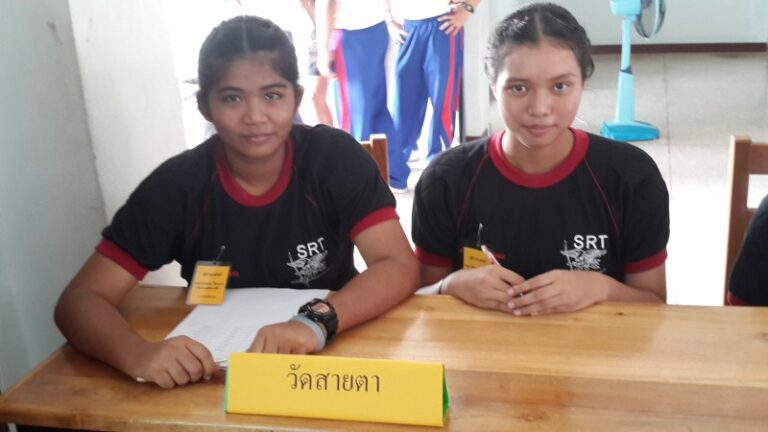 2558 Medical career camp (4)