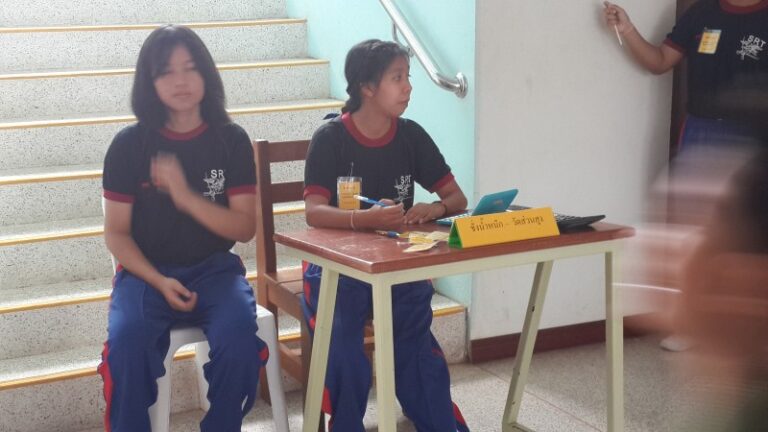 2558 Medical career camp (9)